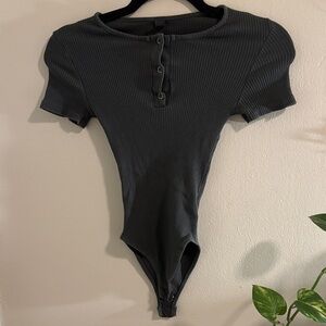 Alya dark sage green ribbed bodysuit XS